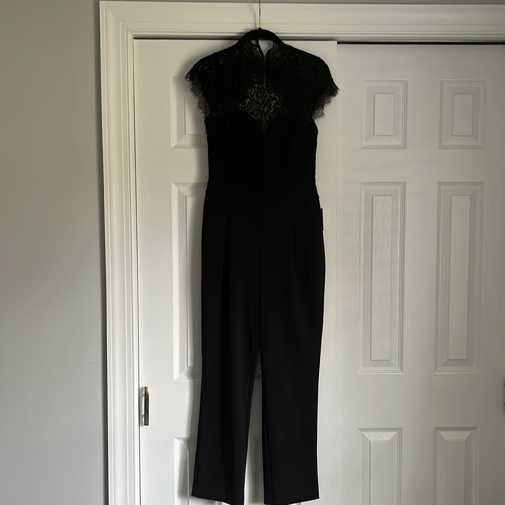 NEVER WORN-6-EXPRESS black lace jumpsuit